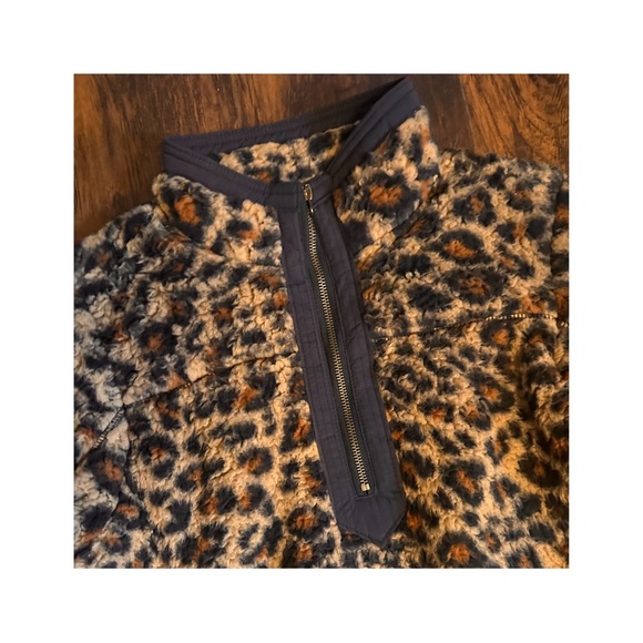 Time and Tru Leopard Half Zip Pullover - Picture 3 of 5
